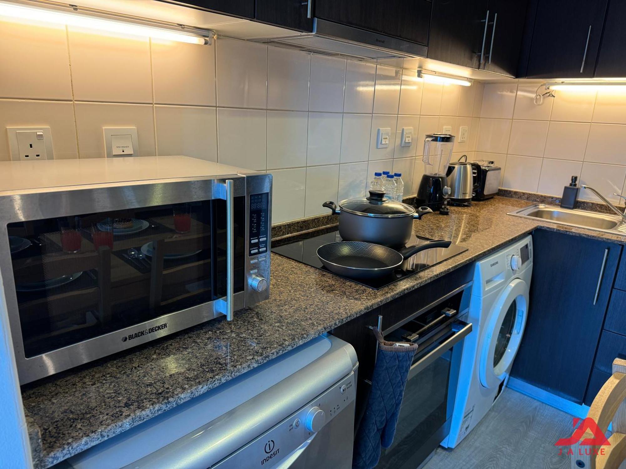 Cozy Marina & Sea View Apt In Bay Central Tower Dubai Marina With Modern Gym & Pool, Steps To Beach & Metro Екстериор снимка