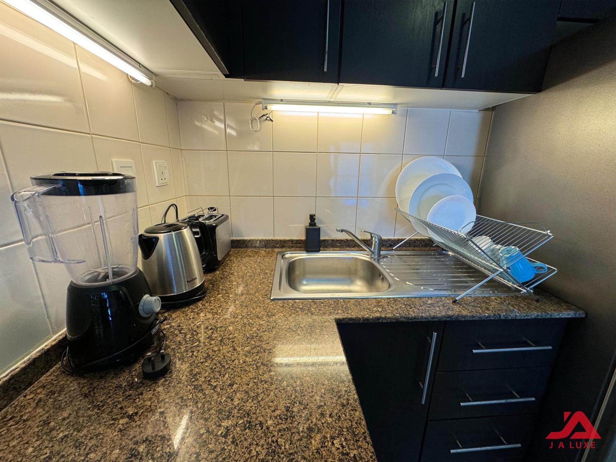 Cozy Marina & Sea View Apt In Bay Central Tower Dubai Marina With Modern Gym & Pool, Steps To Beach & Metro Екстериор снимка