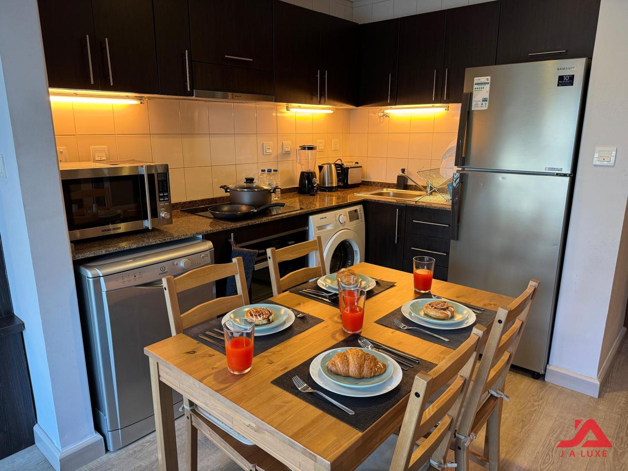 Cozy Marina & Sea View Apt In Bay Central Tower Dubai Marina With Modern Gym & Pool, Steps To Beach & Metro Екстериор снимка