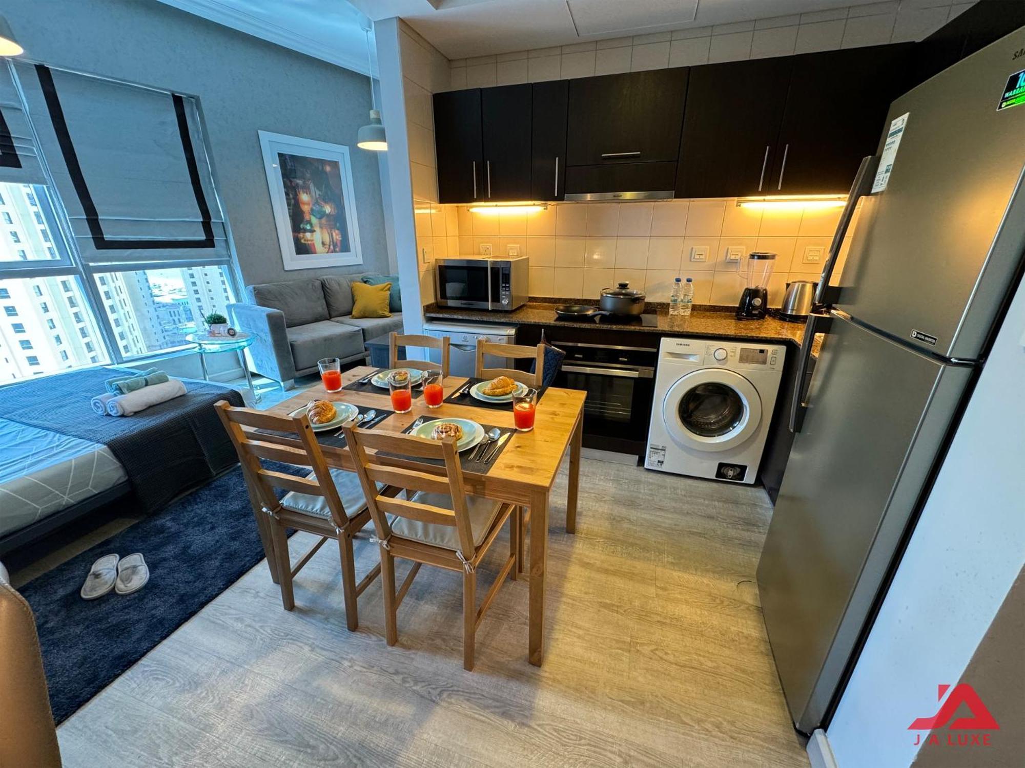 Cozy Marina & Sea View Apt In Bay Central Tower Dubai Marina With Modern Gym & Pool, Steps To Beach & Metro Екстериор снимка
