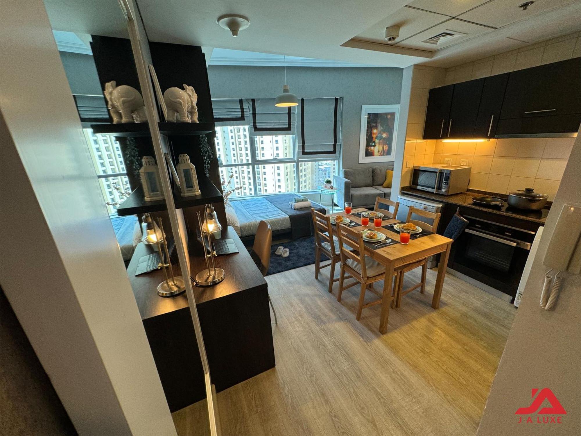 Cozy Marina & Sea View Apt In Bay Central Tower Dubai Marina With Modern Gym & Pool, Steps To Beach & Metro Екстериор снимка